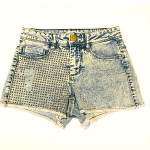 NWT Love Fire Denim Studded Jean Shorts Acid Wash Junior Size 00